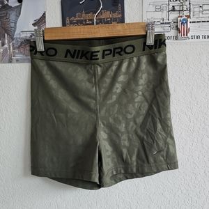 Nike Pro Dri-FIT Women’s High-Waisted 3"